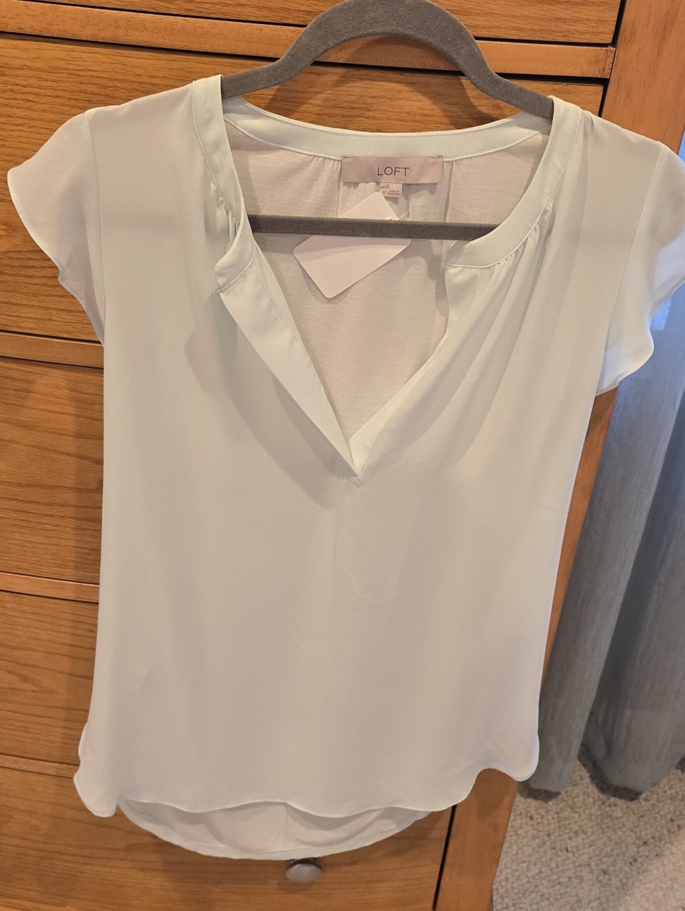 LOFT Pale Pastel Mint Split V-Neck Flutter Sleeve Blouse, M